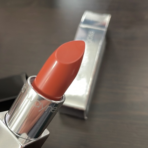 Wayne Goss Luxury Cream Lipstick - Dahlia - Picture 10 of 10